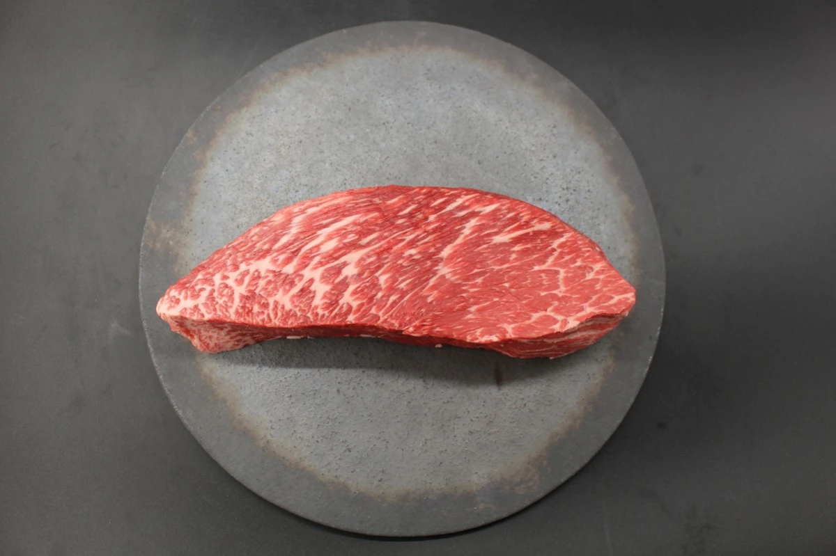 【現品限り】近江牛カメノコ塊肉618g【レア商品】