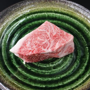 【いい肉の日】超激レア!!近江牛イチボ塊肉319ｇ【ステーキ・焼肉・BBQに!】