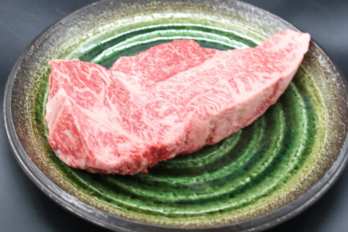 【現品限り】近江牛訳あり塊肉770g【バーベキューにオススメ】