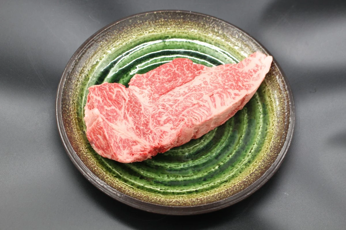 【現品限り】近江牛訳あり塊肉770g【バーベキューにオススメ】