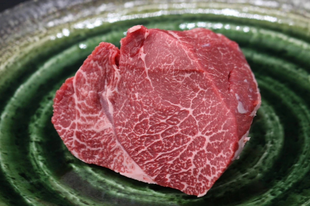 【いい肉の日】近江牛希少部位とうがらし塊肉373g【ローストビーフに！】