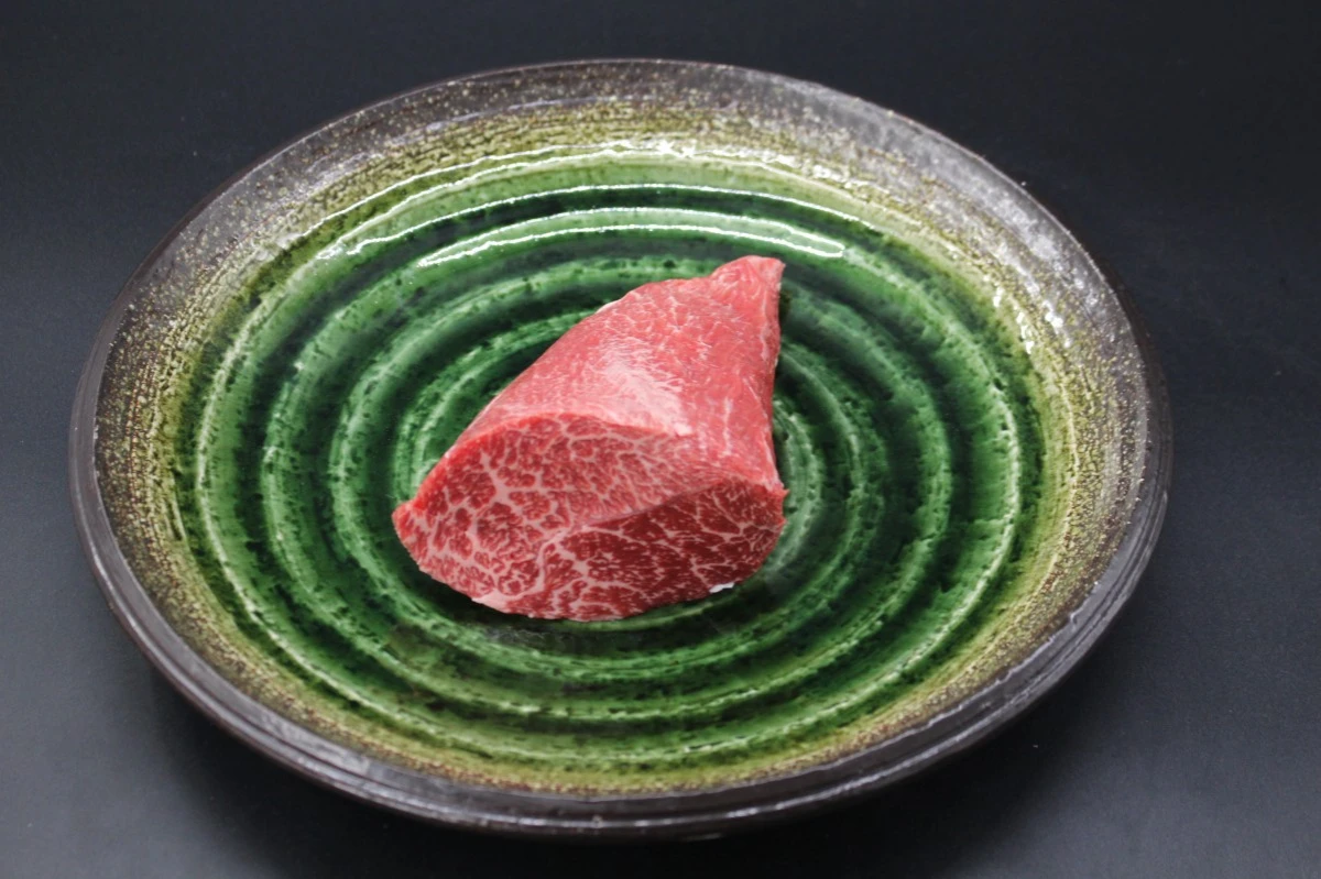 【いい肉の日】近江牛希少部位とうがらし塊肉377g【ローストビーフに！】