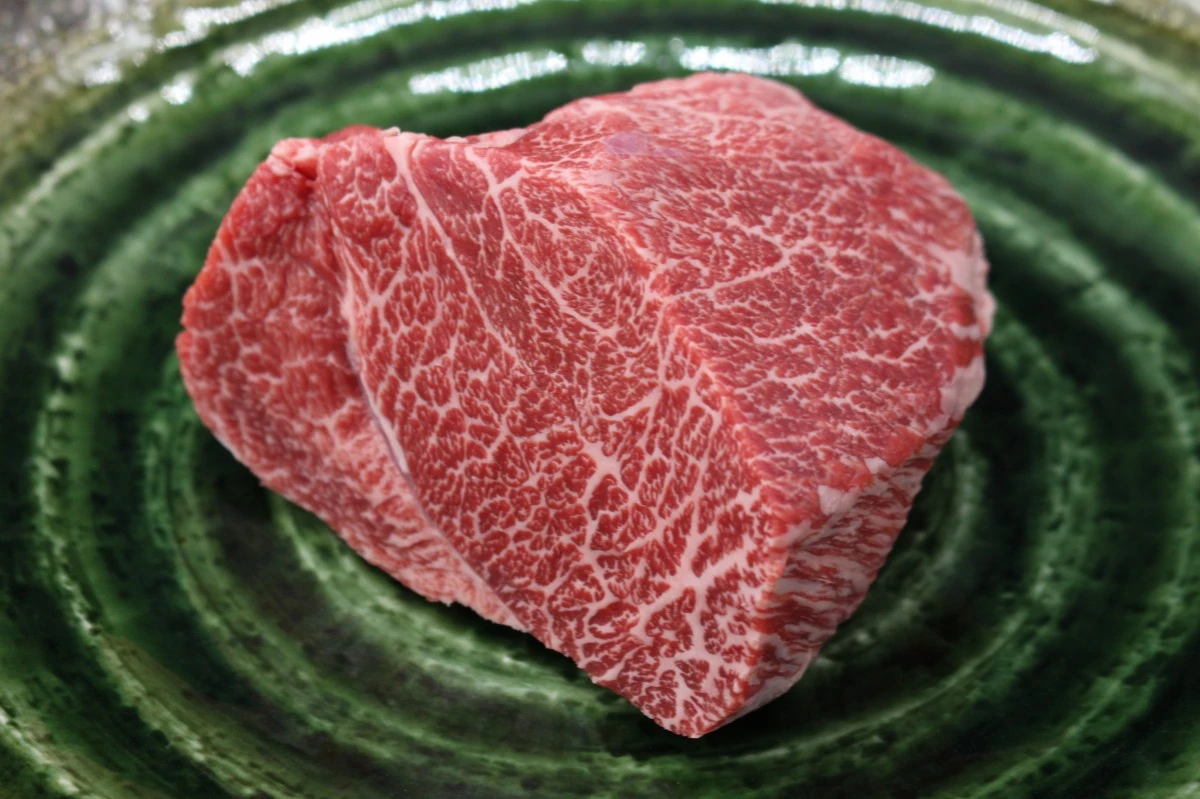 【いい肉の日】近江牛希少部位とうがらし塊肉409g【ローストビーフに！】