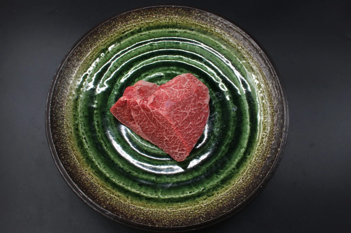 【いい肉の日】近江牛希少部位とうがらし塊肉409g【ローストビーフに！】