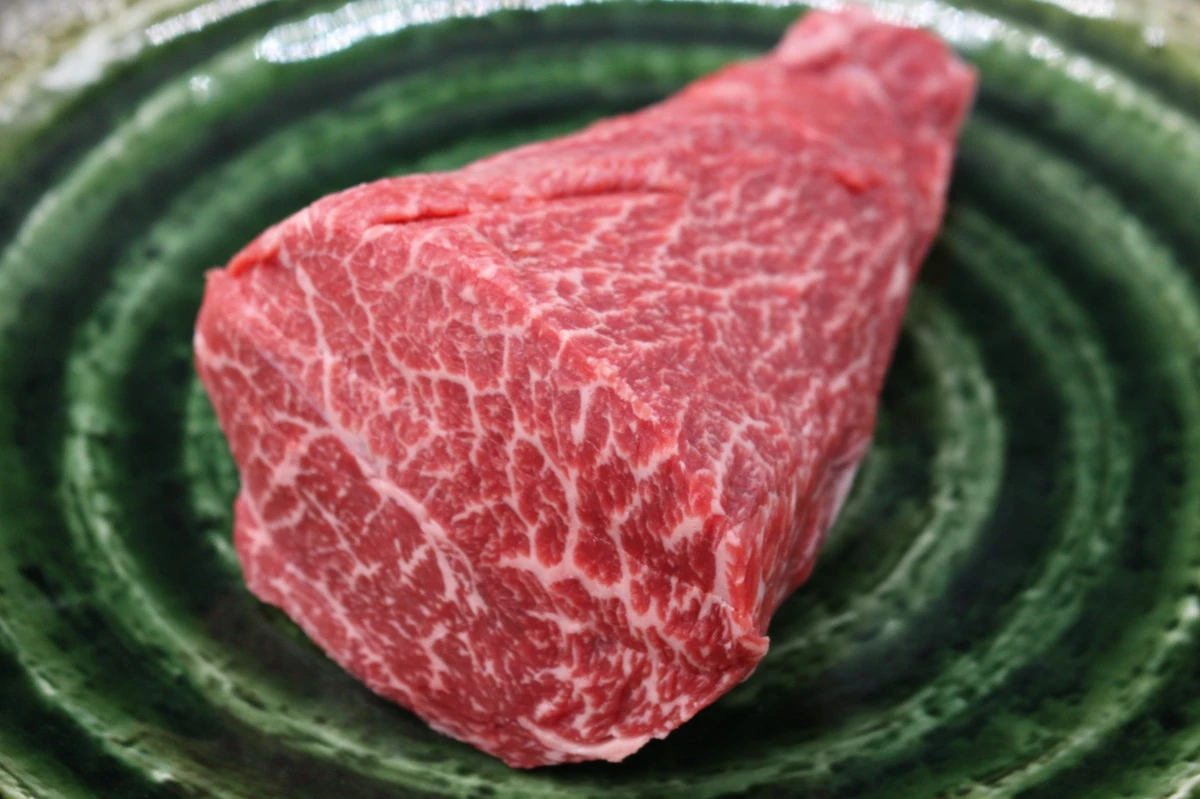 【いい肉の日】近江牛希少部位とうがらし塊肉443g【ローストビーフに！】