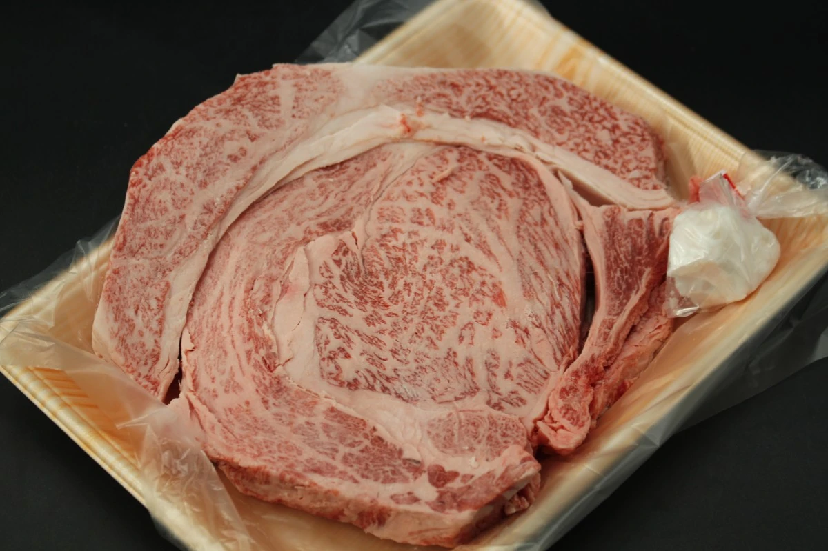 【いい肉の日】近江牛極厚リブロースステーキ792g【通常価格より50％OFF】