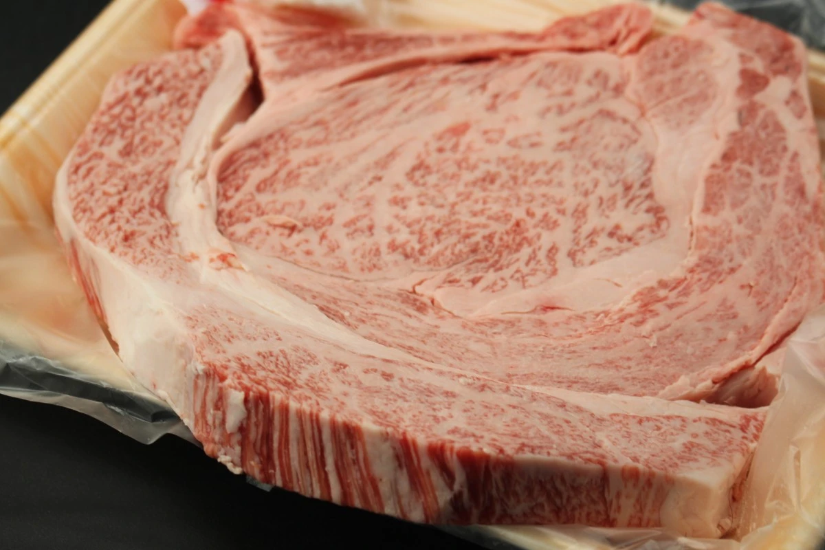 【いい肉の日】近江牛極厚リブロースステーキ792g【通常価格より50％OFF】