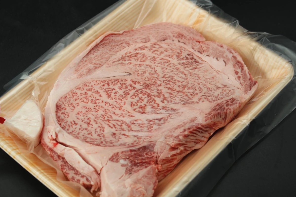 【いい肉の日】近江牛極厚リブロースステーキ614g【通常価格より50％OFF】