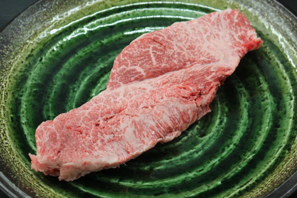 【現品限り】近江牛訳あり塊肉380g【バーベキューにオススメ】