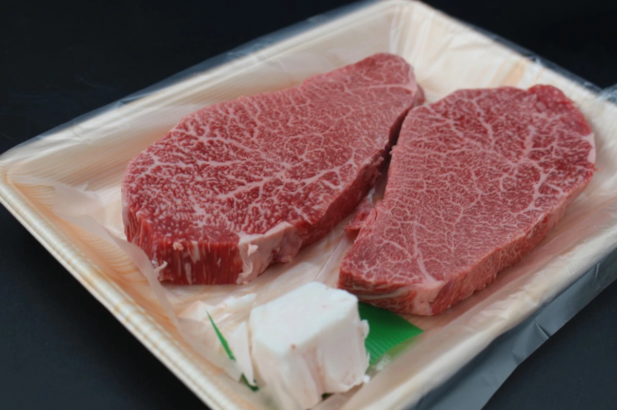 【数量限定】近江牛肩三角(クリ)ステーキ2枚・計500g【いい肉の日限定】