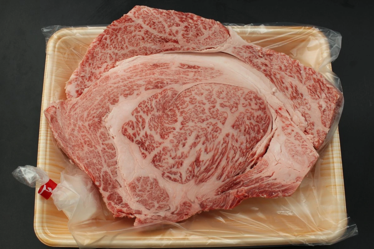 【いい肉の日】近江牛極厚リブロースステーキ804g【通常価格より50％OFF】