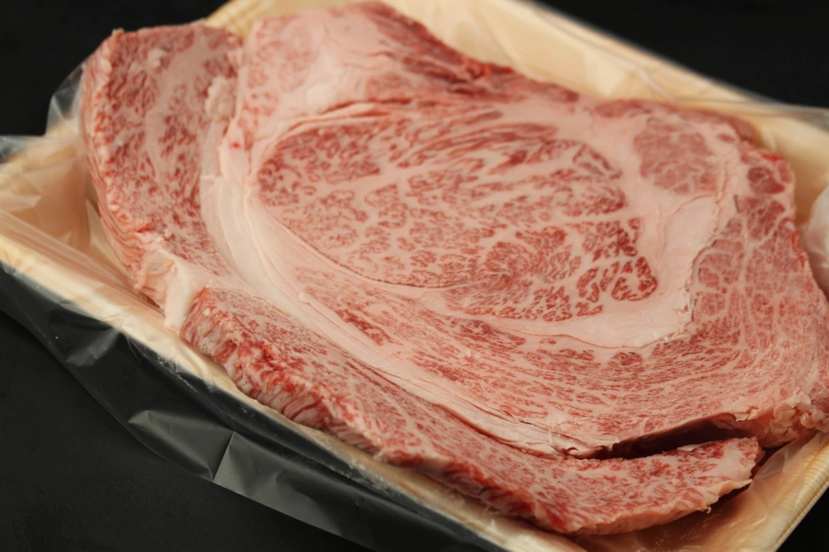 【いい肉の日】近江牛極厚リブロースステーキ804g【通常価格より50％OFF】