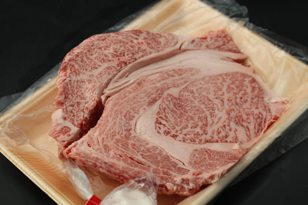 【いい肉の日】近江牛極厚リブロースステーキ830g【通常価格より50％OFF】