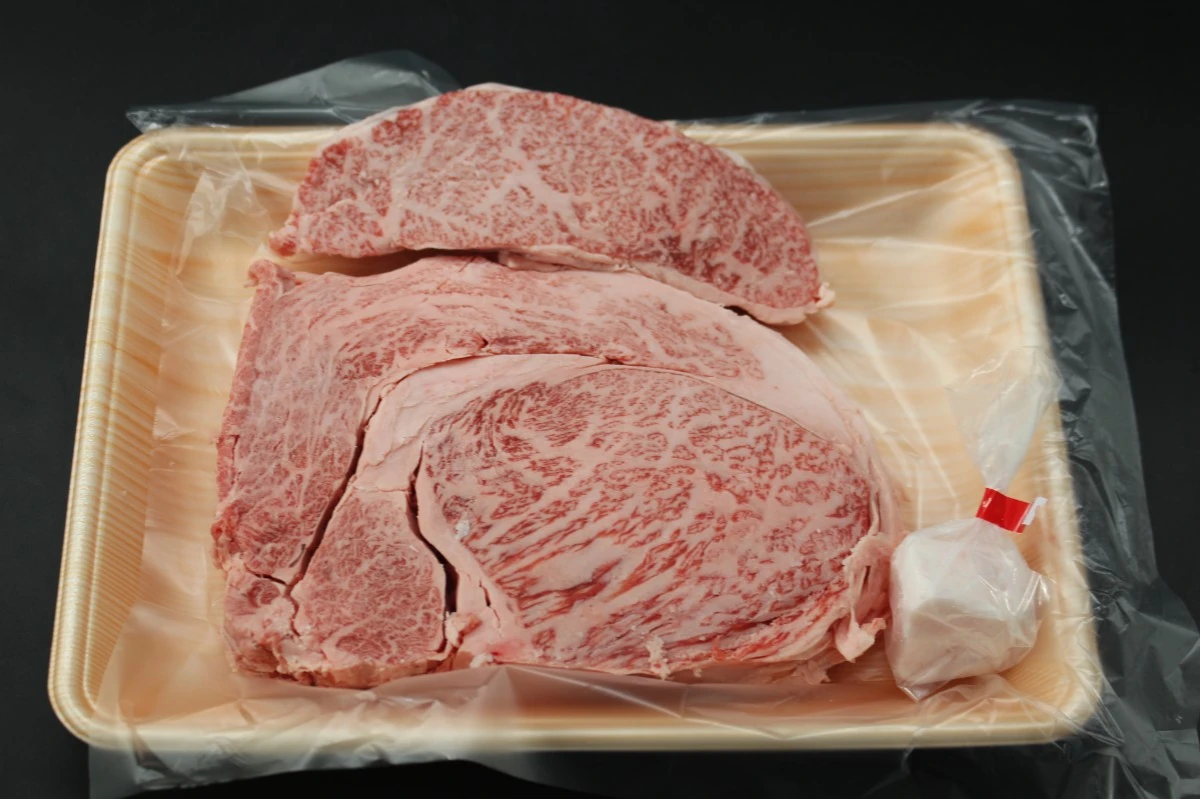 【いい肉の日】近江牛極厚リブロースステーキ640g【通常価格より50％OFF】