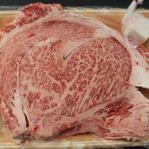 【いい肉の日】近江牛極厚リブロースステーキ815g【通常価格より50％OFF】