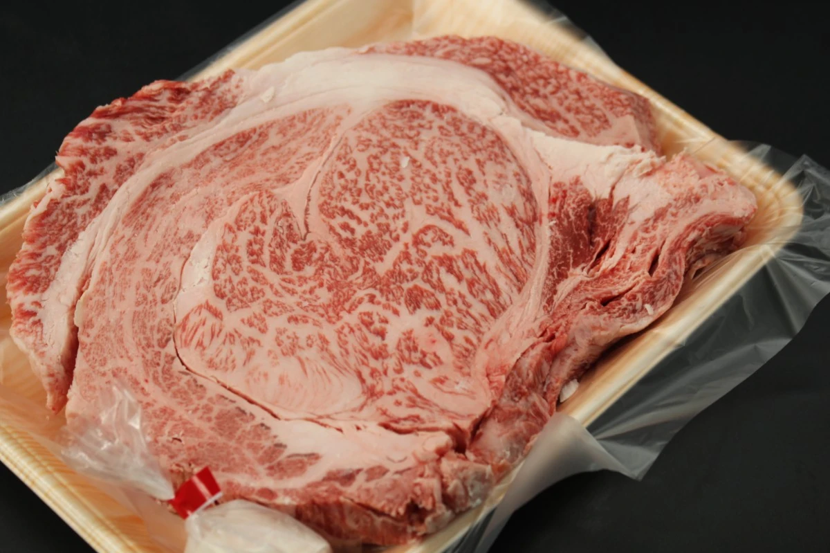 【いい肉の日】近江牛極厚リブロースステーキ793g【通常価格より50％OFF】