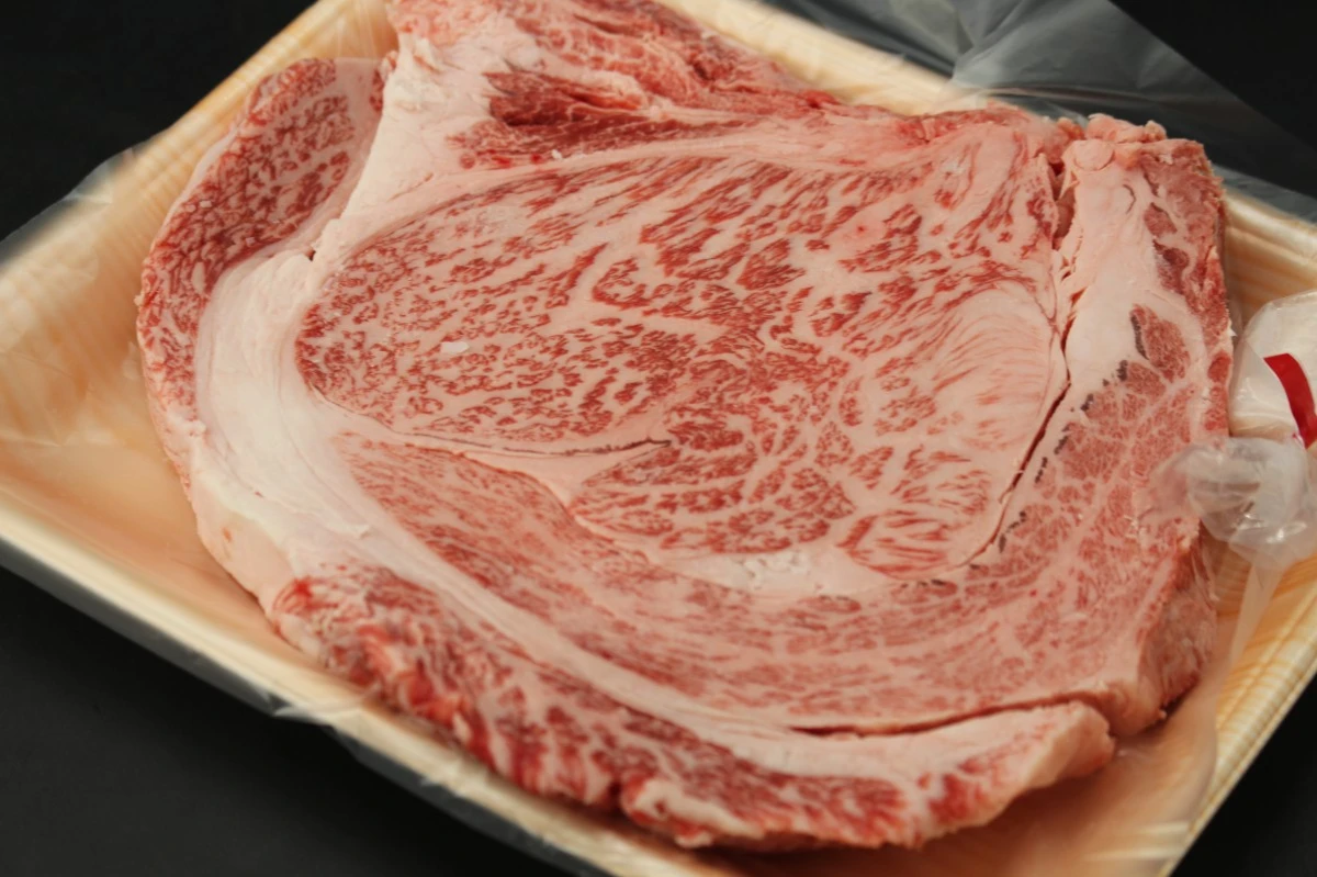 【いい肉の日】近江牛極厚リブロースステーキ793g【通常価格より50％OFF】