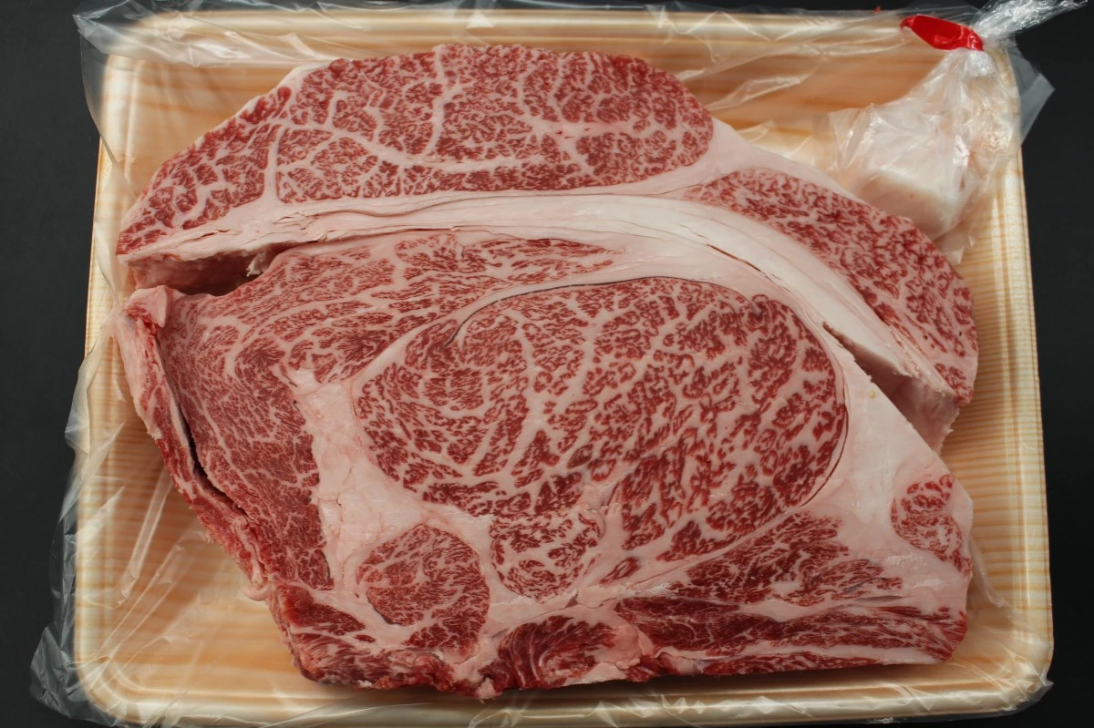 【いい肉の日】近江牛極厚モンスターリブロースステーキ1111g【通常価格より50％OFF】