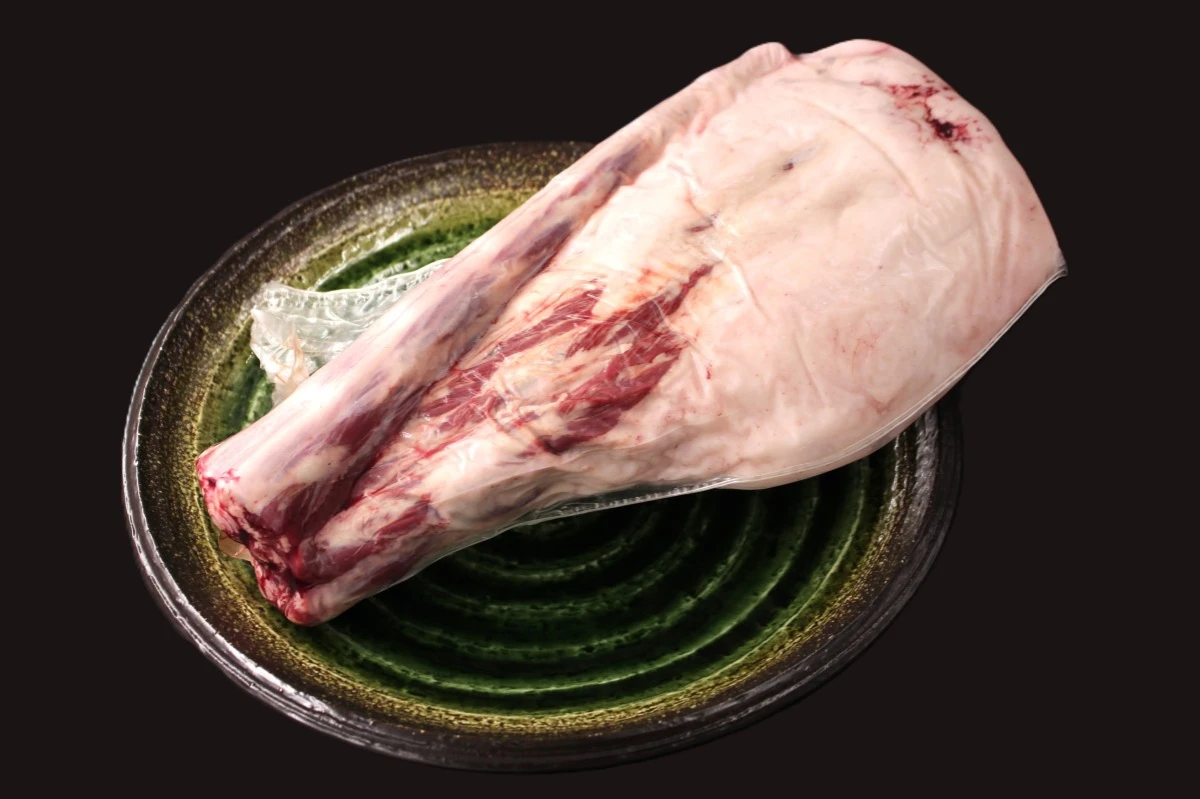 【カットあり】近江牛テールブロック肉1本【約1.5kg〜2.5kg】