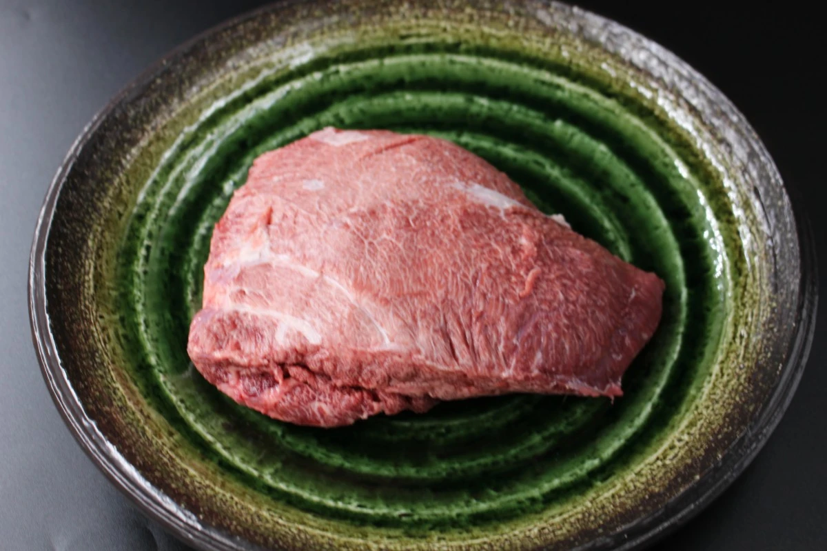 業販用＜激レア＞近江牛ツラミ塊肉1頭分(0.9~1.3KG)【筋引きあり】