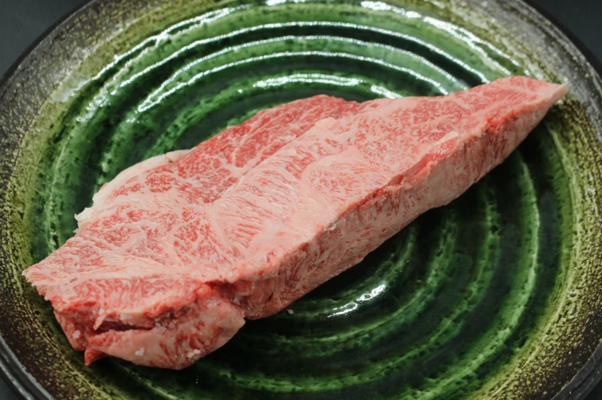 【現品限り】近江牛訳あり塊肉470g【バーベキューにオススメ】