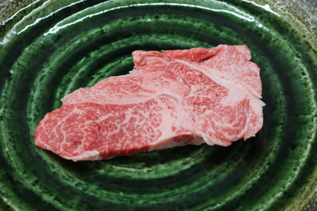 【現品限り】近江牛訳あり塊肉130ｇ※小さめ