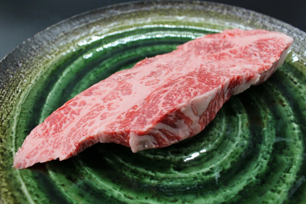 【現品限り】近江牛訳あり塊肉370ｇ