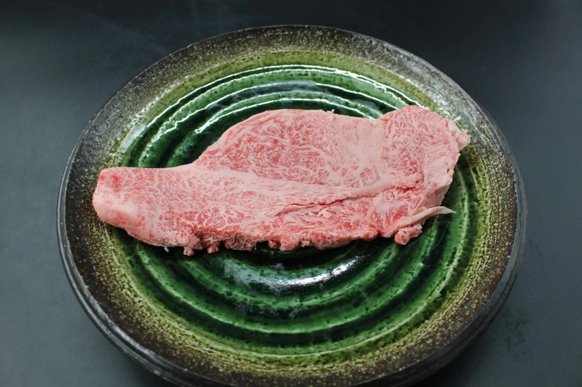 【現品限り】近江牛訳あり塊肉370ｇ