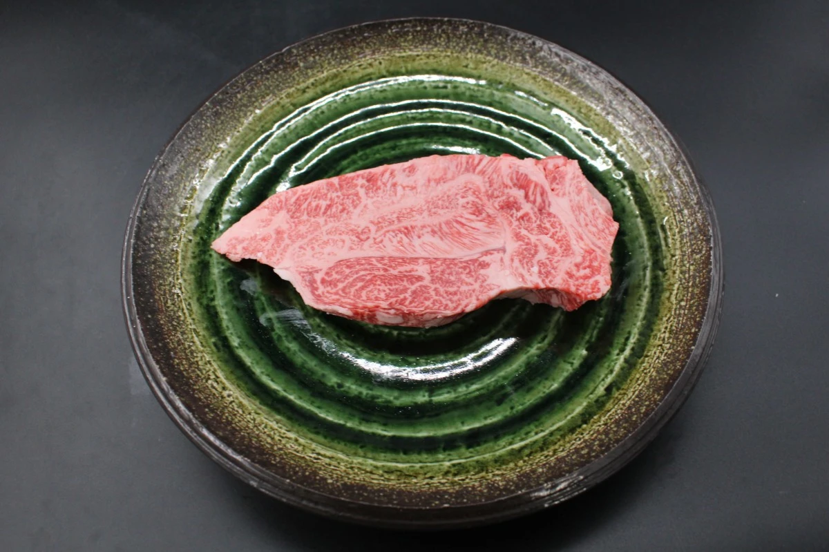 【現品限り】近江牛訳あり塊肉320ｇ