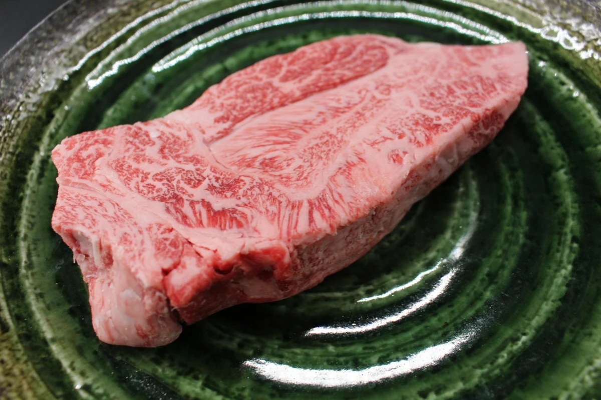 【現品限り】近江牛訳あり塊肉320ｇ